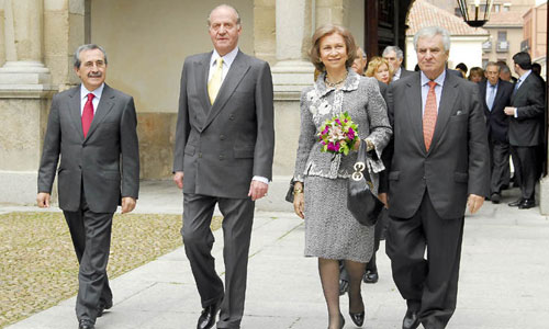 Virgilio Zapateros, sus majestades Los Reyes y Enrique Múgica