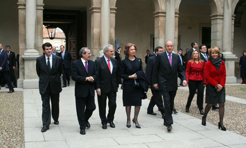 Entrada de personalidades en la Universidad durante la III Edición del Premio de DDHH Rey de España