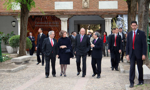 Entrada de los Reyes en la Universidad de Alcalá durante la III Edición del Premio de DDHH Rey de España