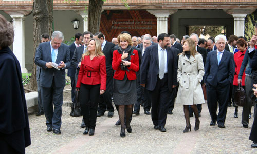 Entrada de las personalidades en la Universidad de Alcalá durante la III Edición del Premio de DDHH Rey de España