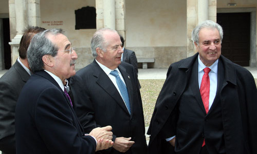 Enrique Múgica, Defensor del Pueblo junto a Virgilio Zapatero, rector de Universidad de Alcalá, durante la III Edición del Premio de DDHH