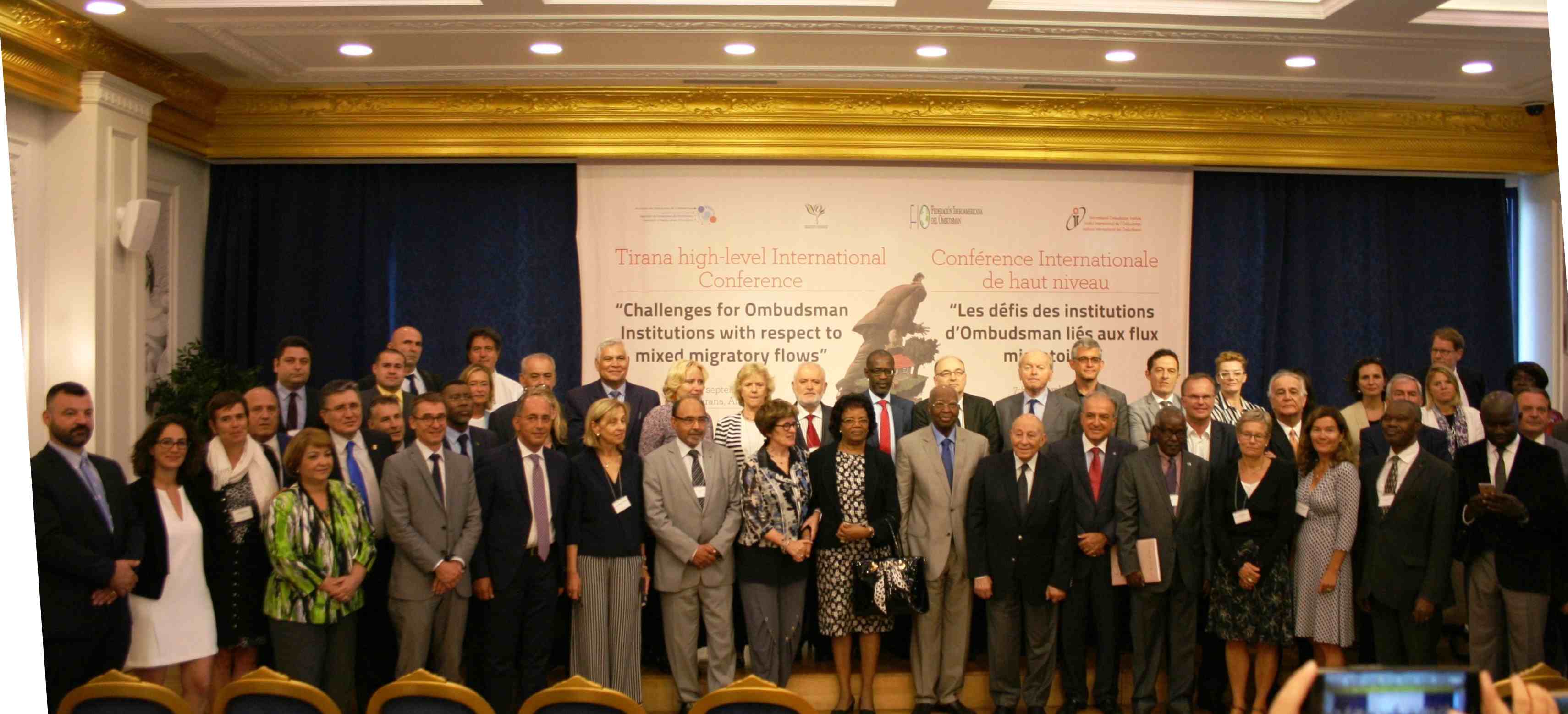 Foto de grupo del encuentro internacional de instituciones del Ombudsman sobre flujos migratorios