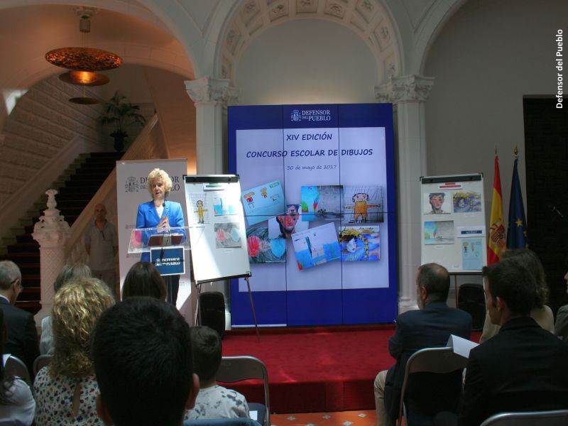 Discurso Soledad Becerril durante la Entrega premios XIV Concurso Escolar de dibujos en la sede de la institución ante todos alumnos y personal docente