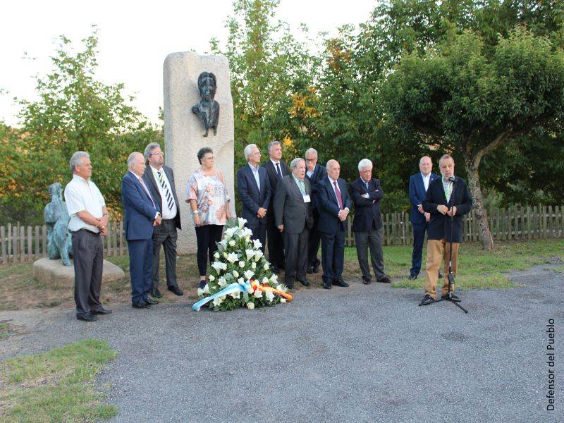 El Defensor del Pueblo interviene durante el homenaje a Miguel Ángel Blanco