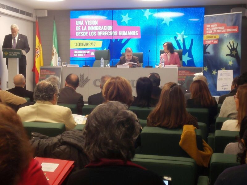 Jesús Maeztu Gregorio de Tejada, Defensor del Pueblo Andaluz, da su discurso en la jornada 