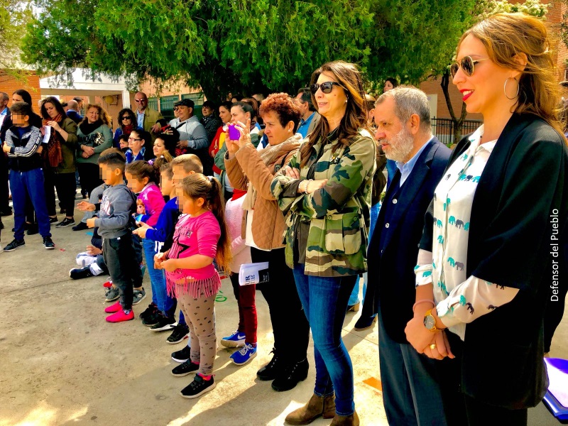 El Defensor del Pueblo (e.f.), Francisco Fernández Marugán, visita el colegio Albolafia en Córdoba