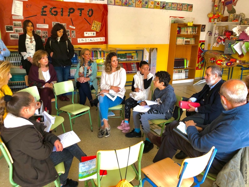 El Defensor del Pueblo (e.f.), Francisco Fernández Marugán, visita el colegio Albolafia en Córdoba