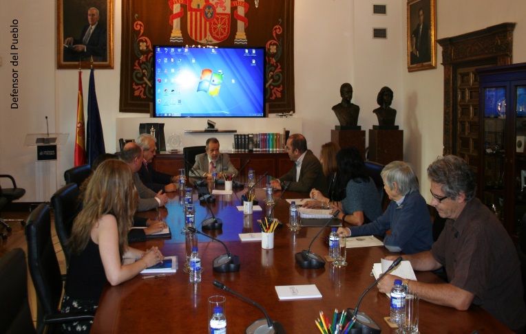 Reunión en la sede del Defensor del Pueblo con representantes de diversas asociaciones ecologistas