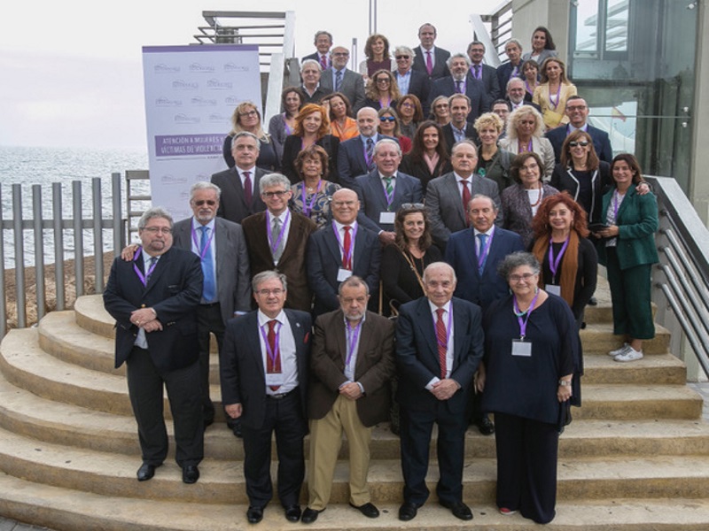 Defensor del Pueblo (e.f.), Francisco Fernández Marugán, junto a los asistentes a las jornadas de coordinación de Defensores autonómicos