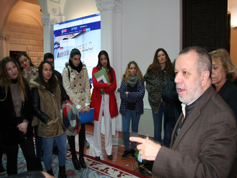 El Defensor del Pueblo (e.f.), Francisco Fernández Marugán, charla con alumnos de la Universidad Rey Juan Carlos en la Sede Institucional