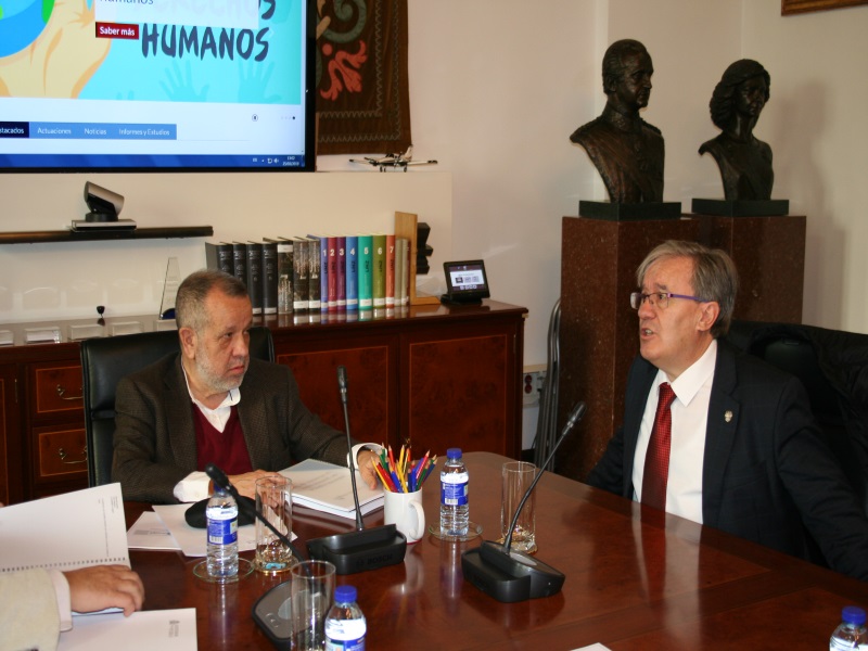 Reunión del Defensor del Pueblo (e.f.), Francisco Fernández Marugán y el Justicia de Aragón, Ángel Dolado.