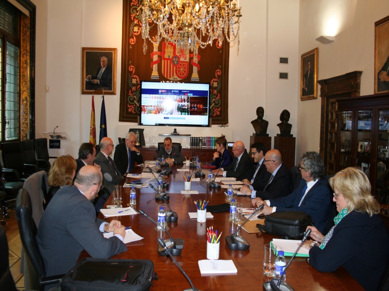 El Defensor del Pueblo (e.f.), Francisco Fernández Marugán con una delegación del Consejo General de la Abogacía Española (CGAE)