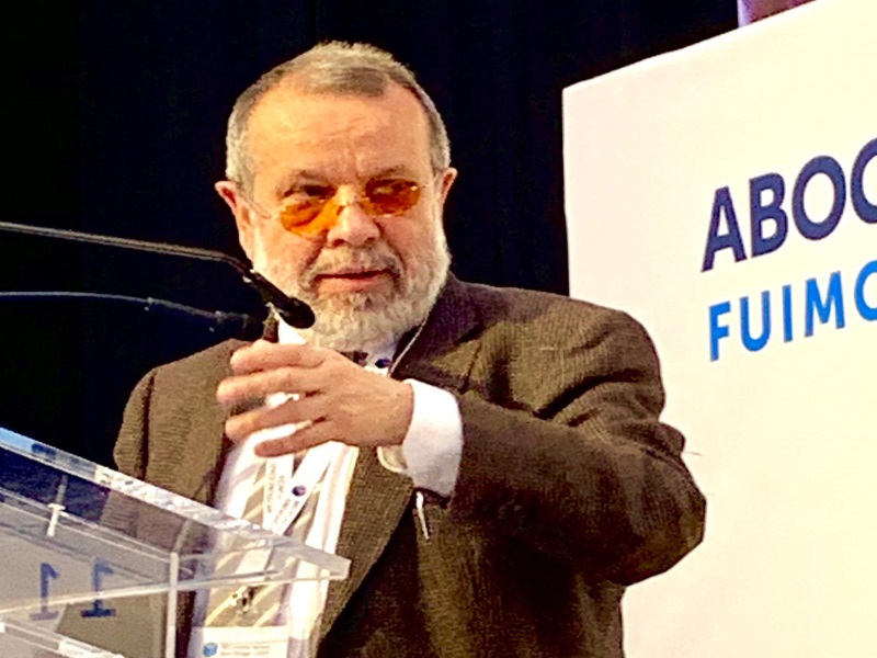 El Defensor del Pueblo (e.f.), Francisco Fernández Marugán, hablando en Congreso Abogacía