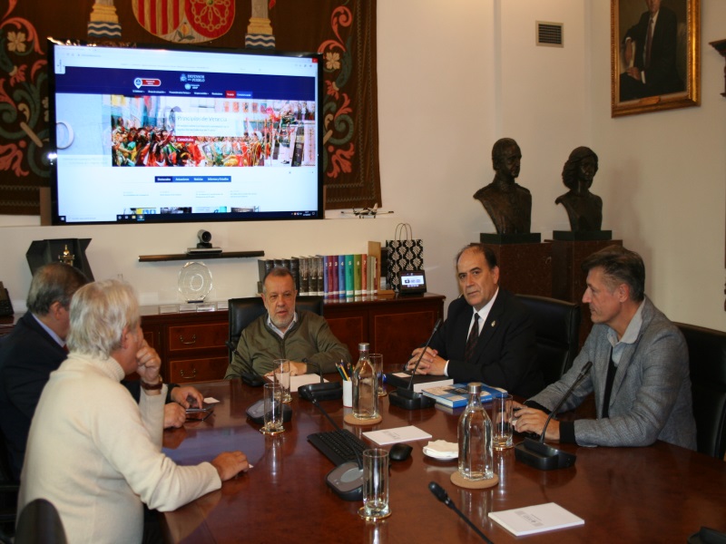 Reunión del Defensor del Pueblo (e.f.), Francisco Fernández Marugán con la Asociación Española de Mediación en la sede de la Institución.