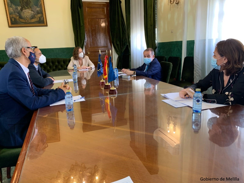 Reunión del Defensor con el presidente de Melilla