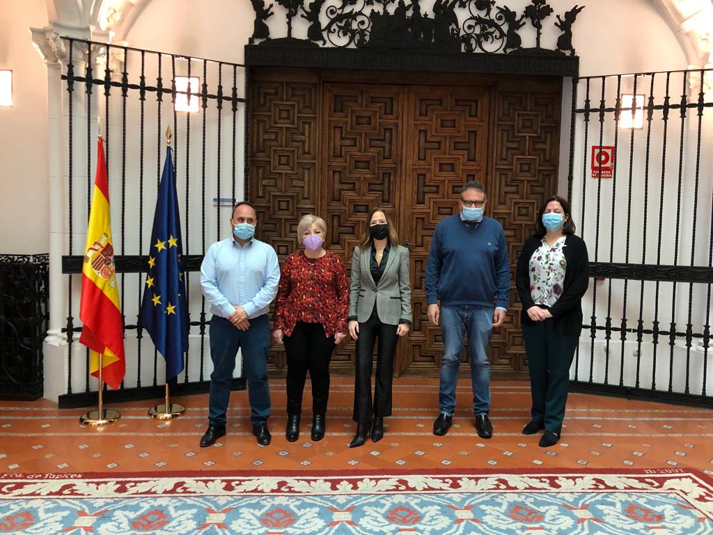 La Adjunta Primera, Teresa Jiménez-Becerril, se reúne con el Colegio de Profesional de Criminología de Madrid