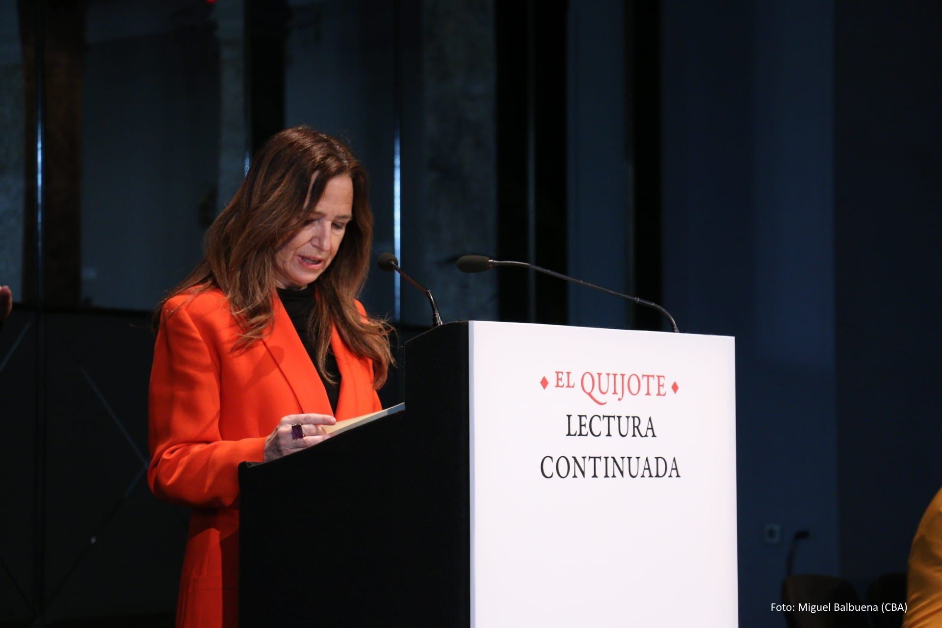 Teresa Jiménez-Becerril durante la lectura continuada del Quijote