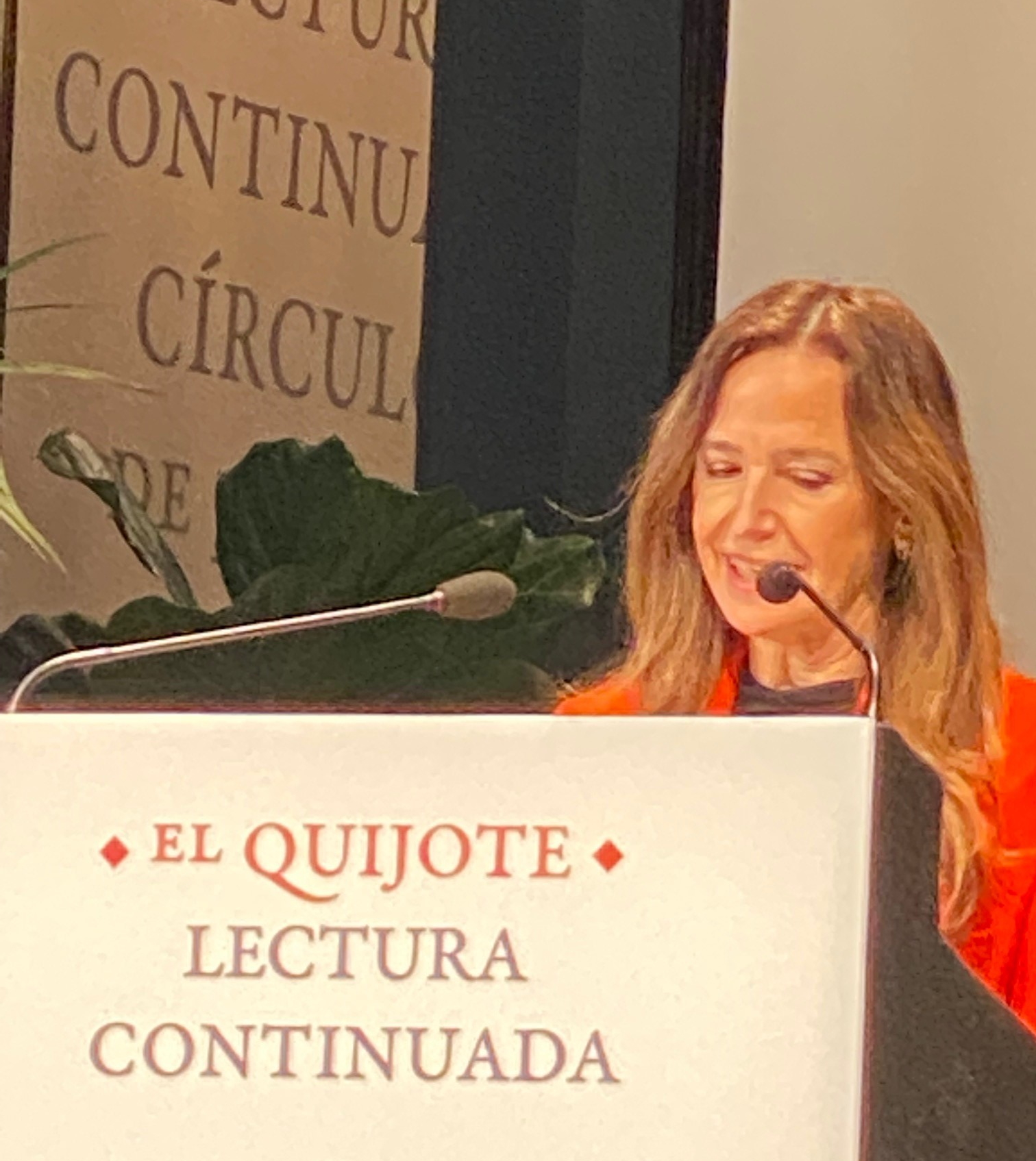 Teresa Jiménez-Becerril durante la lectura continuada del Quijote