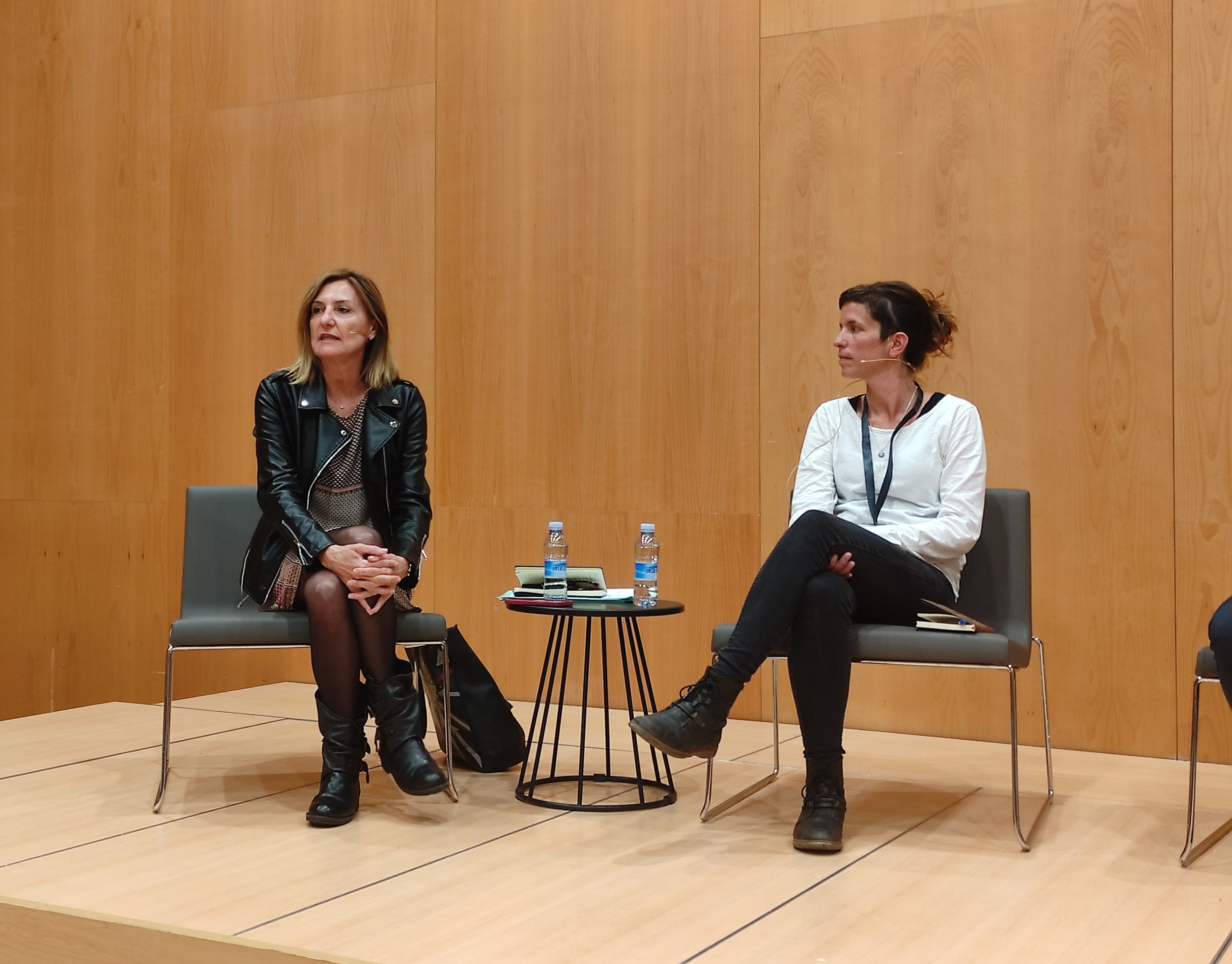 Patricia Bárcena durante su intervención en el I Congreso de Mentoría Social junto a Andrea Gabernet