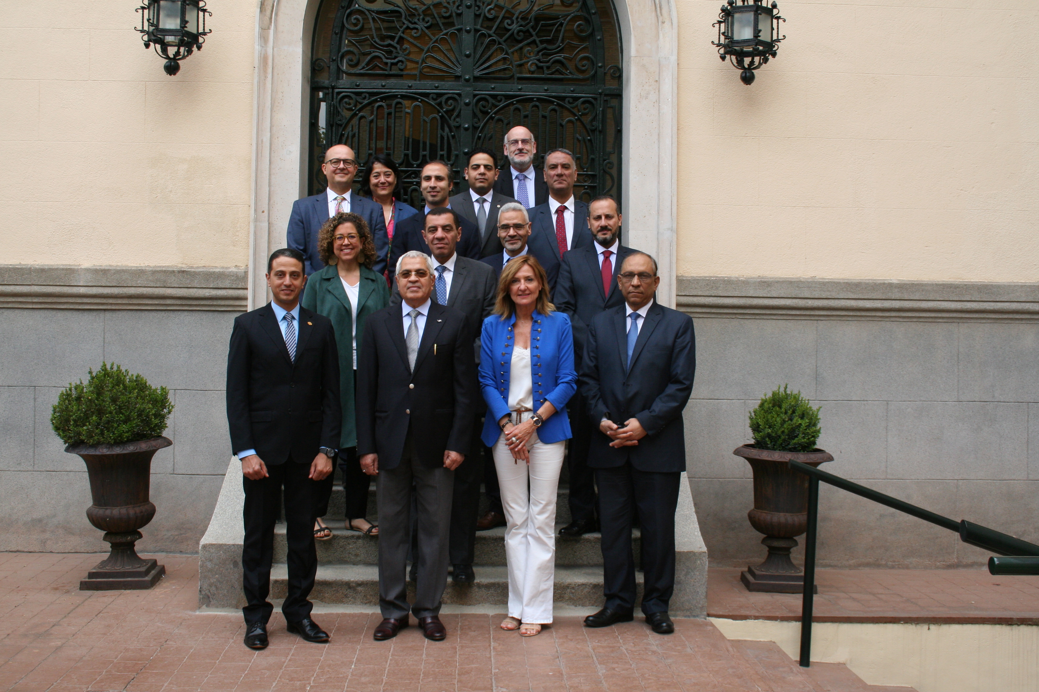 Foto de grupo del encuentro de la adjunta segunda con la delegación egipcia