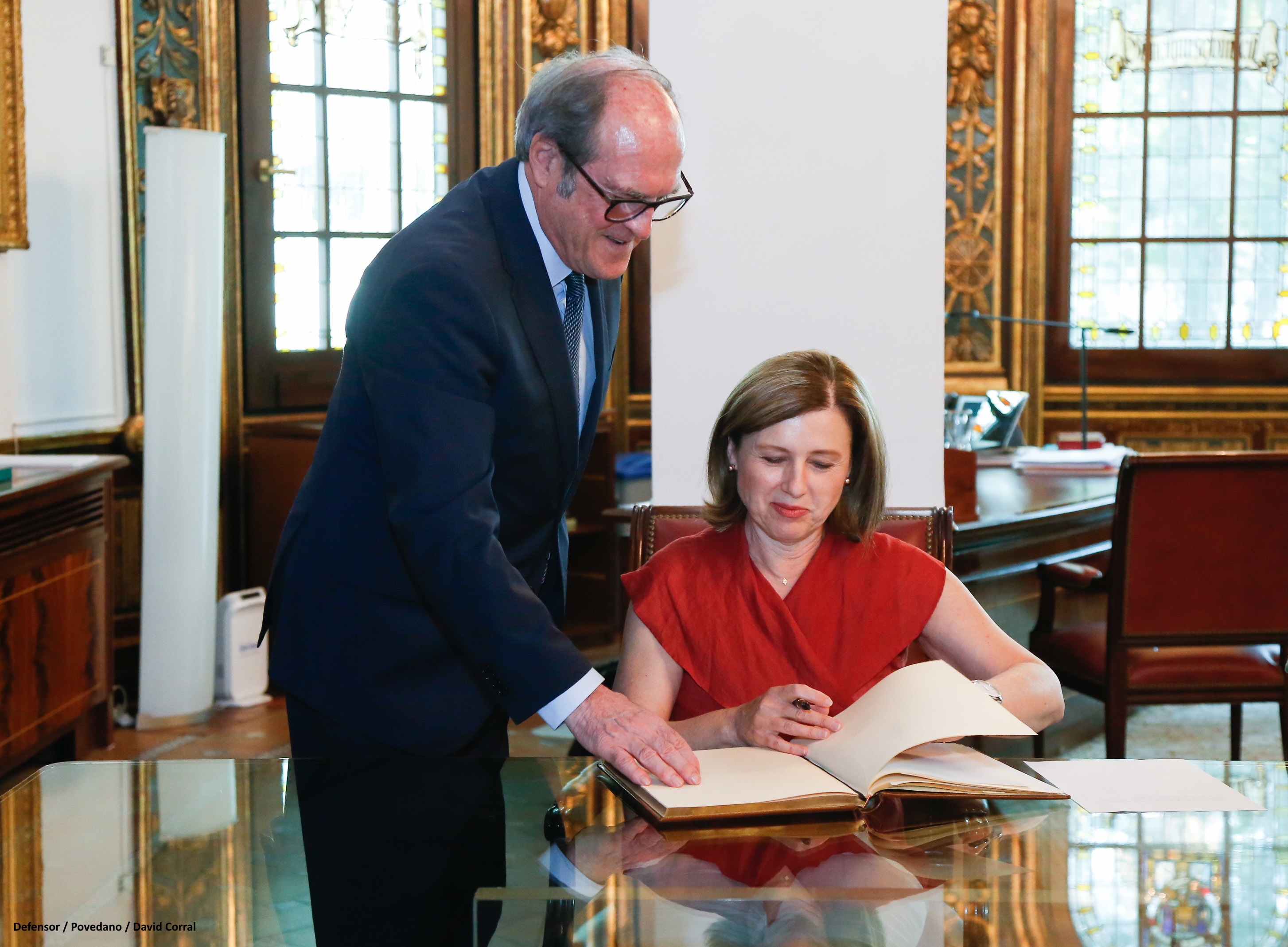 El Defensor del Pueblo con la vicepresidenta de la Comisión Europea