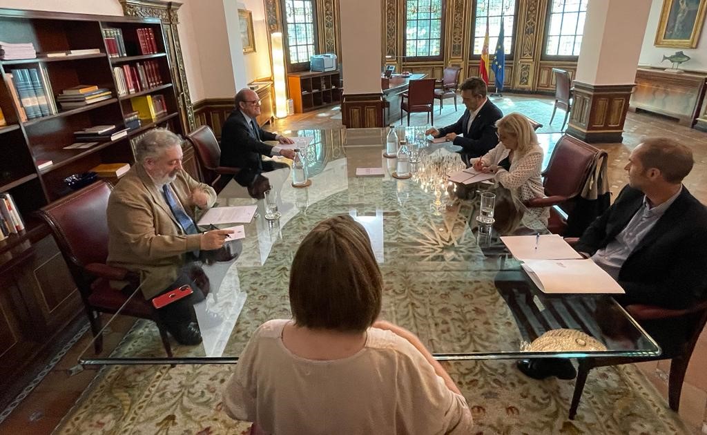 Ángel Gabilondo, José Manuel S. Saudinós, Isabel Aymerich, Patxi Vera, Susana Galilea y Carlos Sarasíbar