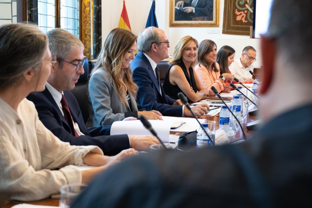 El Defensor del Pueblo, Ángel Gabilondo, preside la reunión de la Comisión Asesora sobre abusos sexuales en el ámbito de la Iglesia