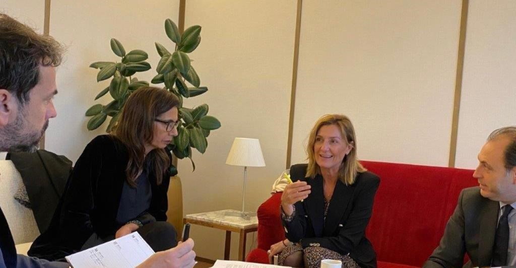 La adjunta segunda se reúne con la representante especial de la ONU para la violencia contra los niños