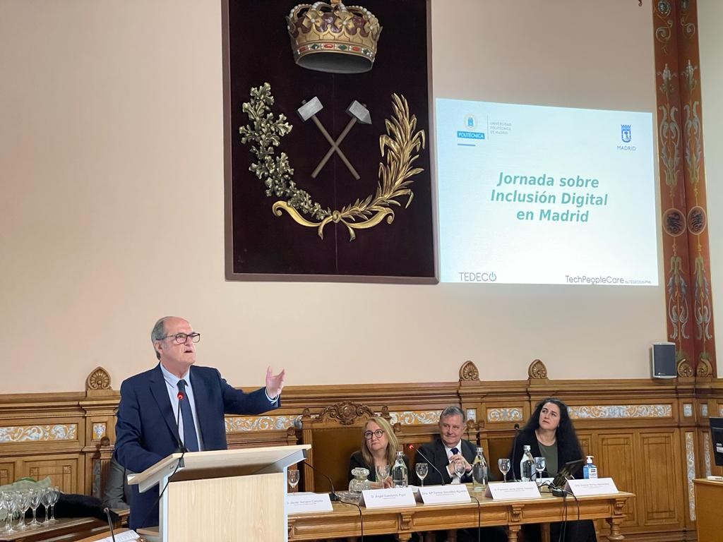 El Defensor del Pueblo, Ángel Gabilondo, en una jornada sobre inclusión digital en la Escuela Técnica Superior de Ingenieros de Minas y Energía