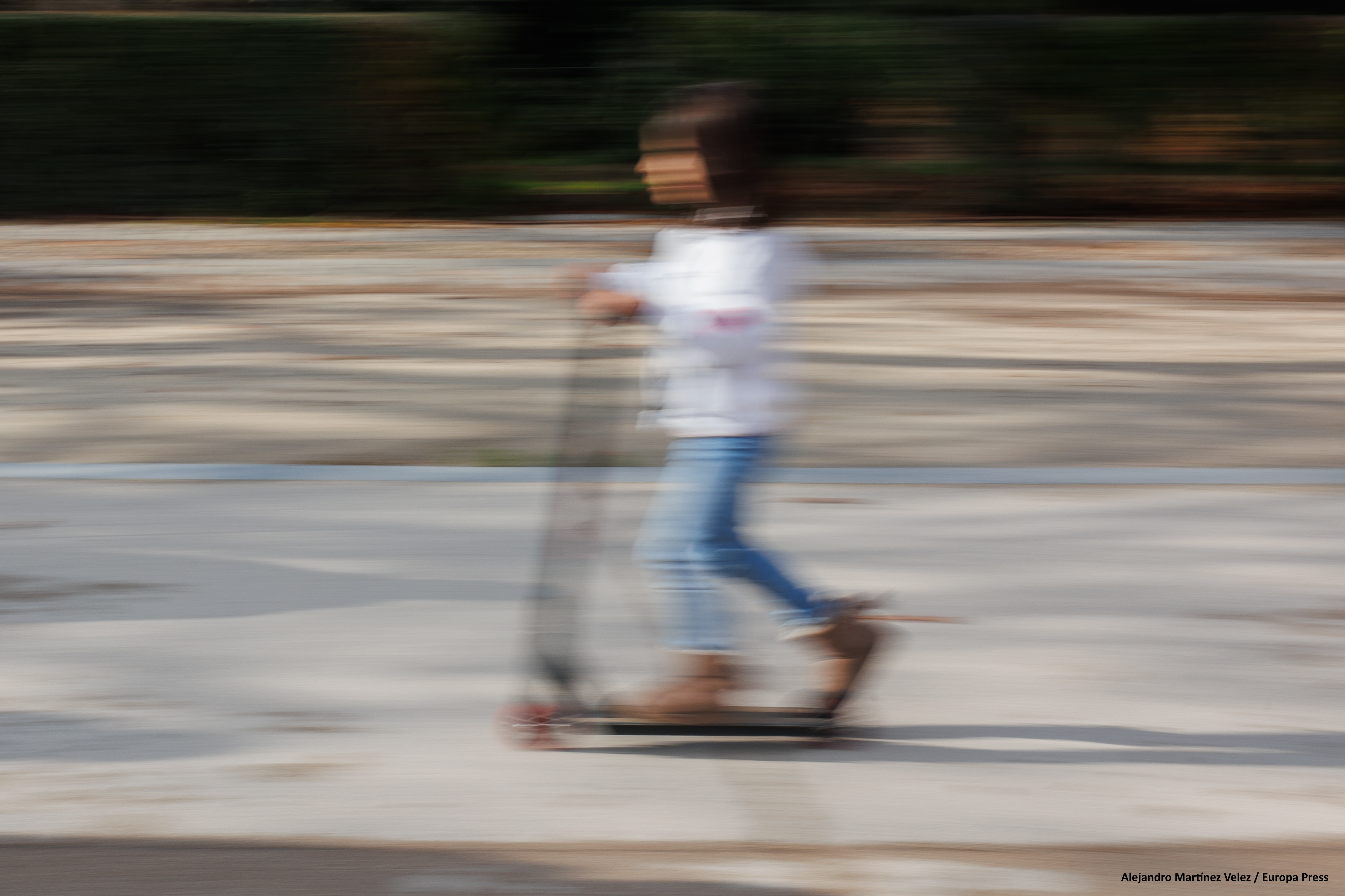 Menor en patinete