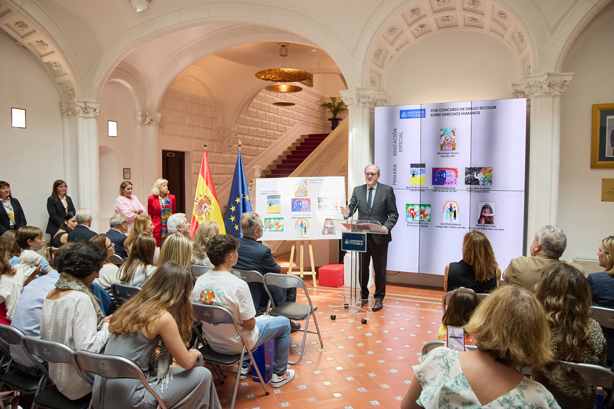 El Defensor del Pueblo interviene en la entrega de los XVIII Premios del Concurso Escolar de Dibujo sobre DDHH