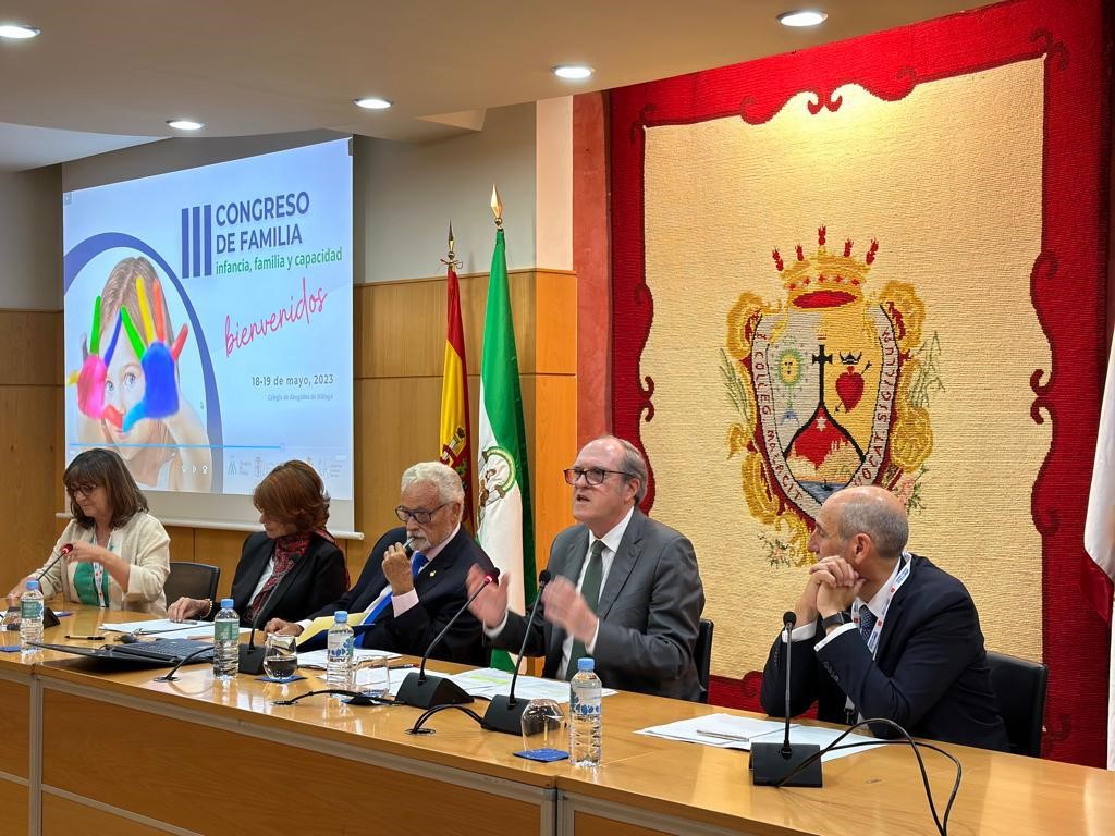 Ángel Gabilondo participa en el III Congreso de Familia: infancia, familia y capacidad