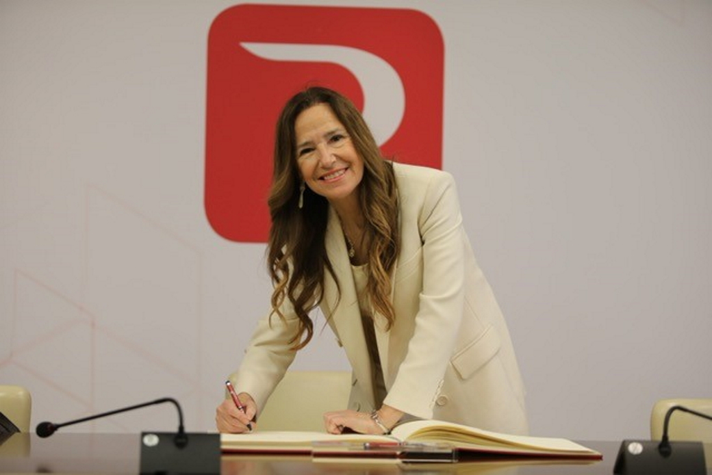 Teresa Jiménez-Becerril visita la sede del Colegio de Registradores de España
