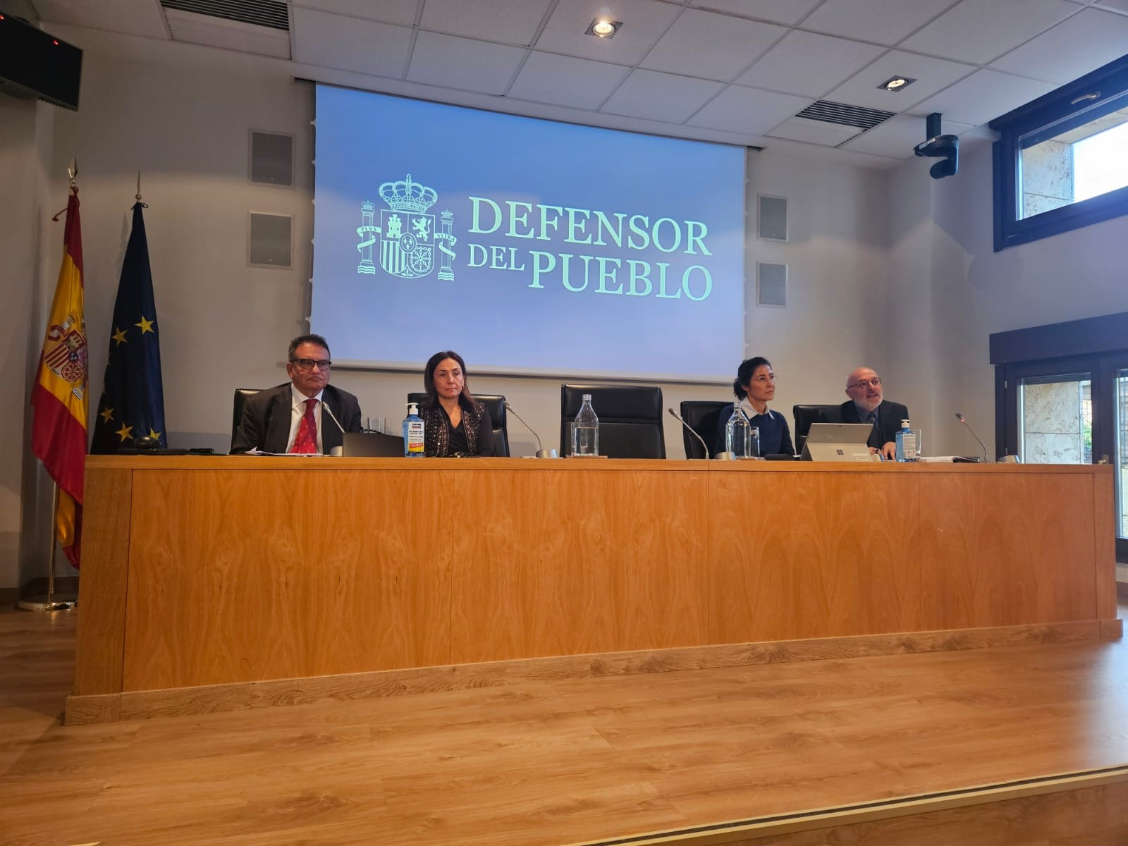El Defensor del Pueblo, Ángel Gabilondo se reúne con consejeros y agregados de seguridad de embajadas de Madrid