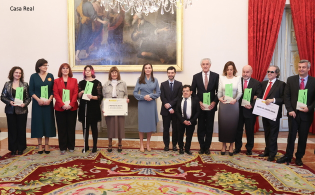 SM la Reina, con los premiados