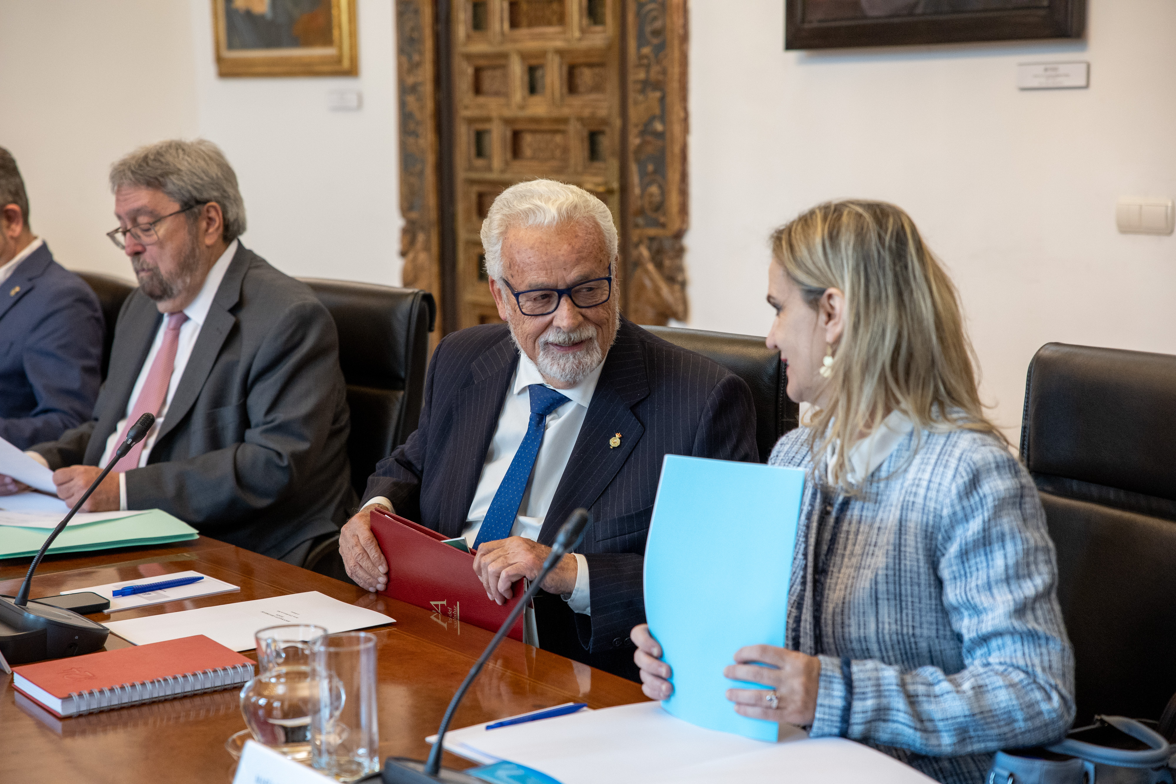 Ángel Gabilondo se reúne con los defensores autonómicos para impulsar la coordinación y la colaboración entre instituciones