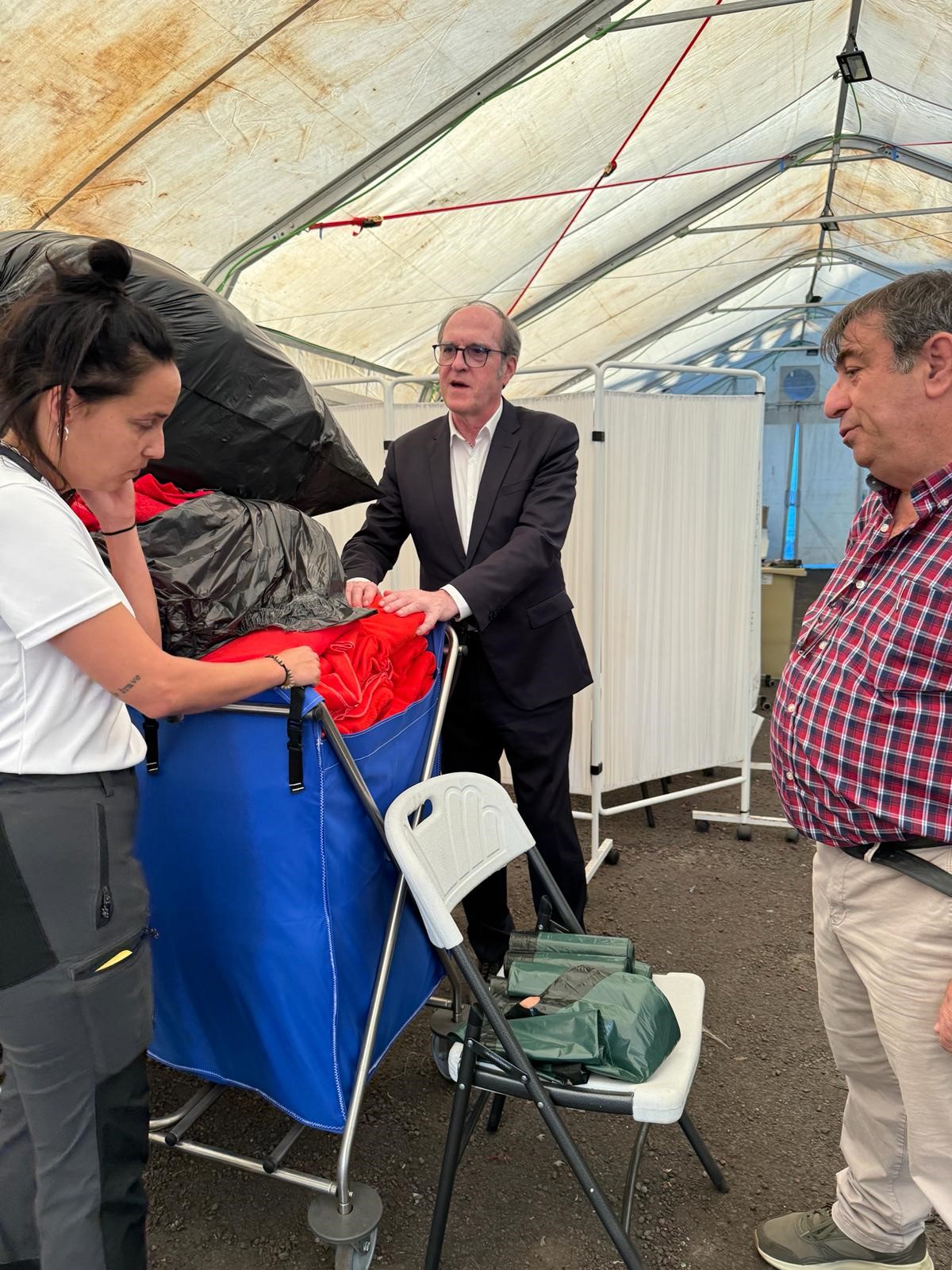 Ángel Gabilondo visita un centro de atención a menores migrantes, el CATE y el Puerto de La Restinga