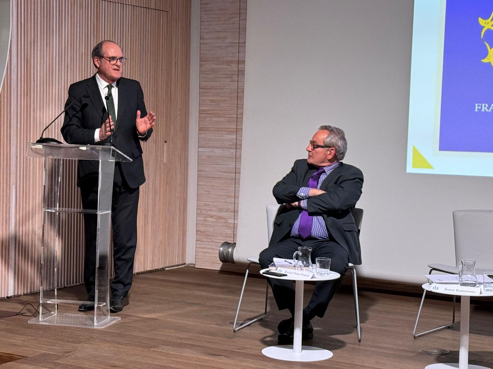 Intervención de Ángel Gabilondo durante la presenta el libro ‘Inquietudes de un europeo’