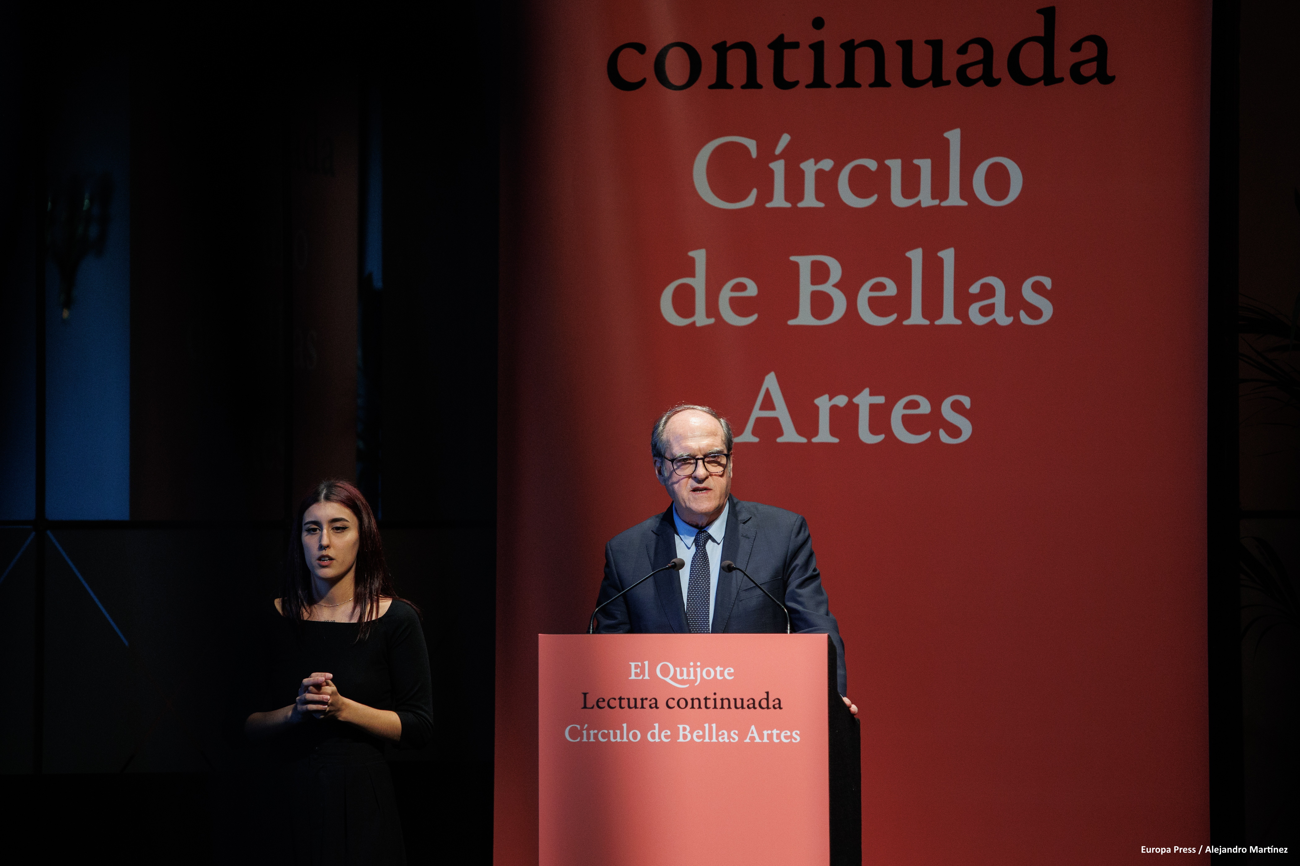 Ángel Gabilondo participando en la lectura continuada de El Quijote