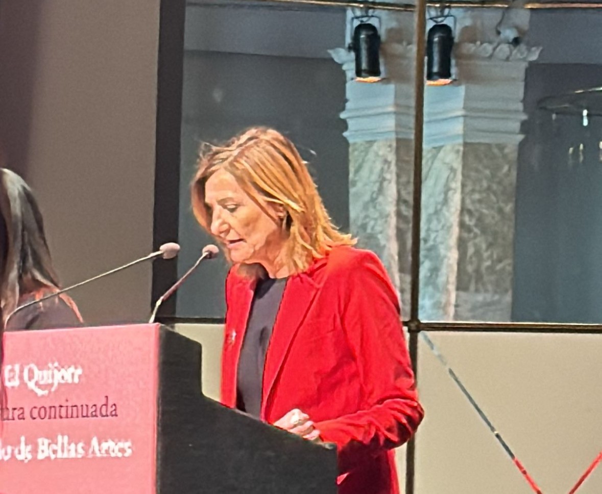 Patricia Bárcena participando en la lectura continuada de El Quijote