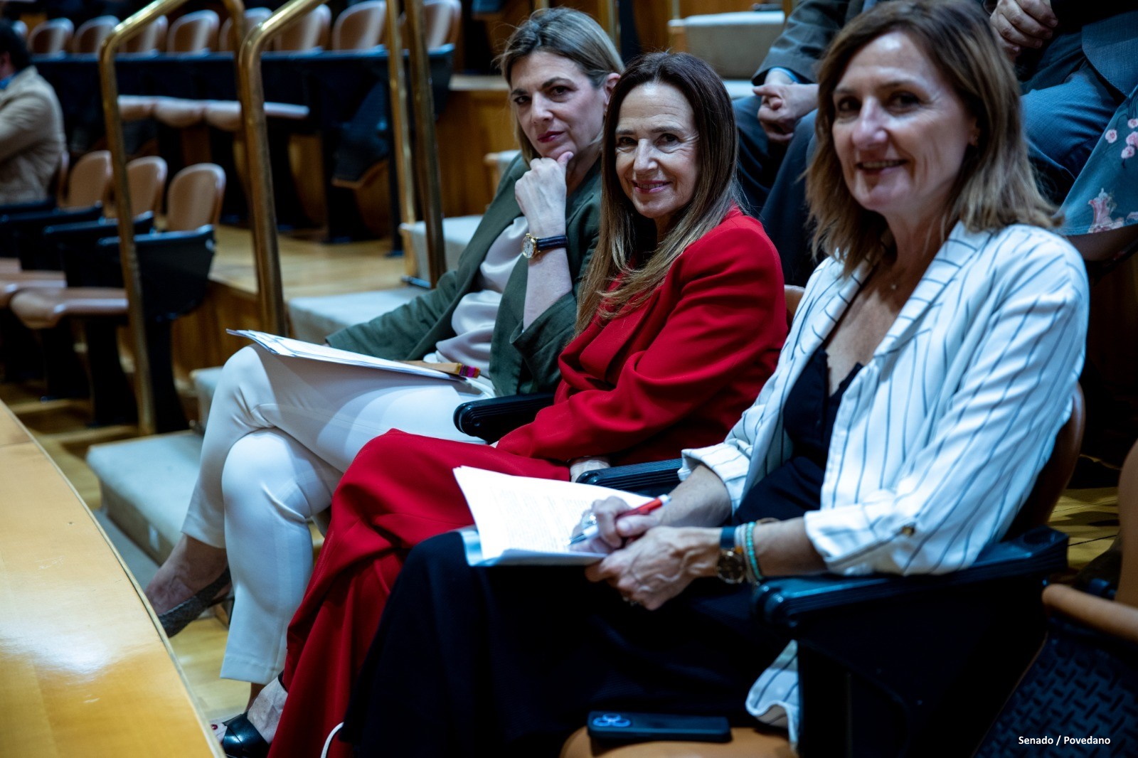 Isabel Aymerich, directora del Gabinete del Defensor, y las adjuntas Teresa Jiménez Becerril y Patricia Bárcena
