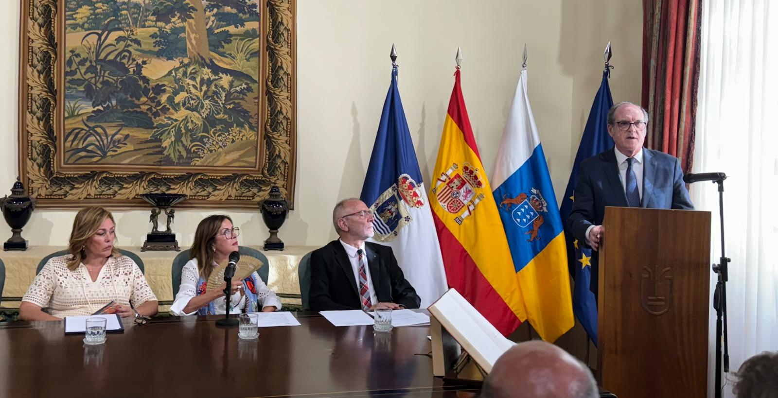 Intervención del Defensor durante la toma de posesión de los tres adjuntos de la Diputada del Común
