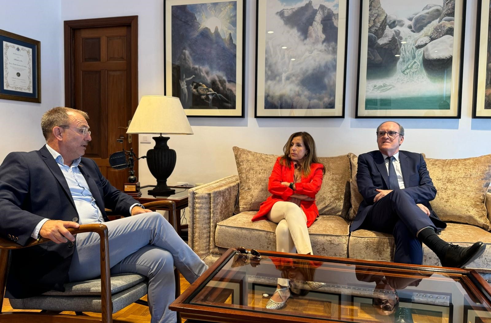 Reunión del Defensor del Pueblo, Ángel Gabilondo con el presidente del Cabildo de La Palma, Sergio Rodríguez