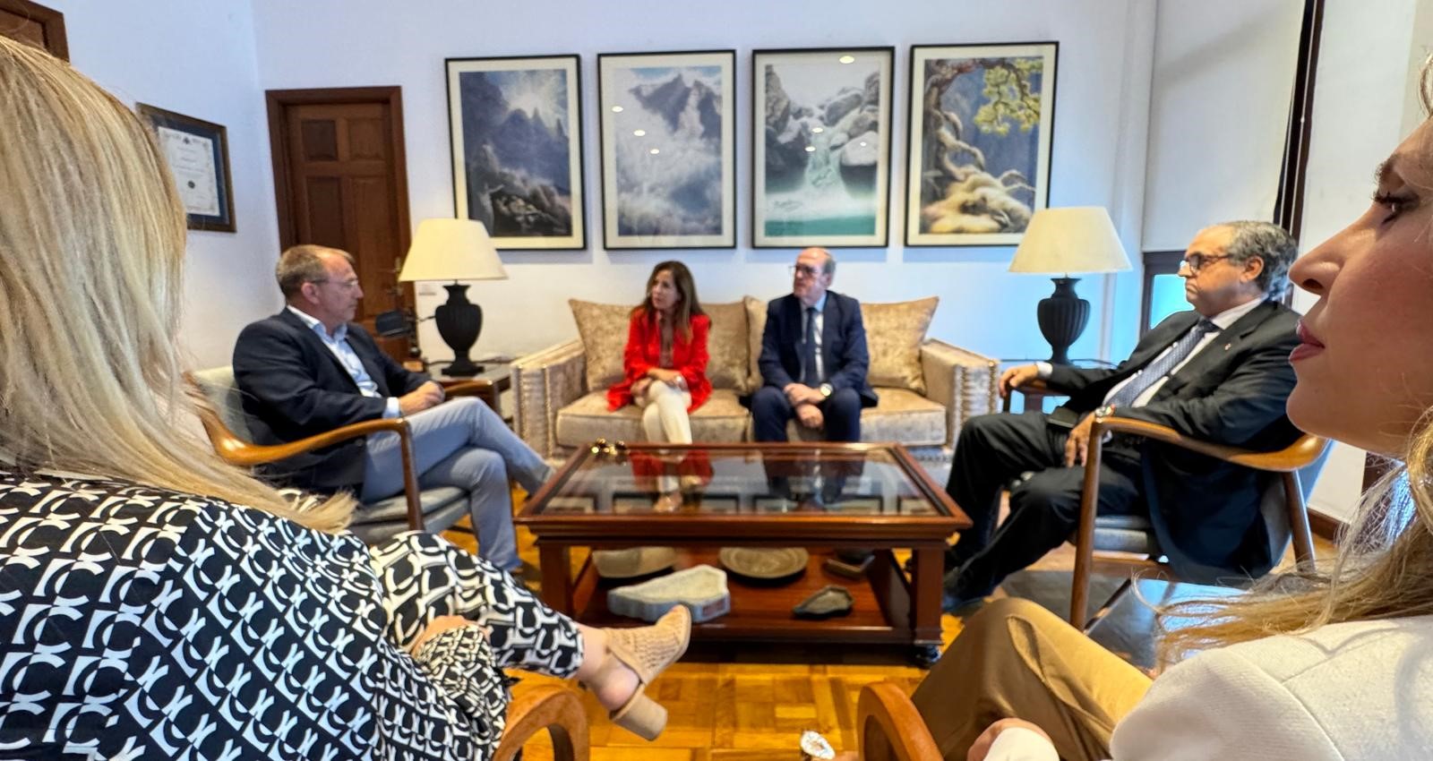 Reunión del Defensor del Pueblo, Ángel Gabilondo con el presidente del Cabildo de La Palma, Sergio Rodríguez