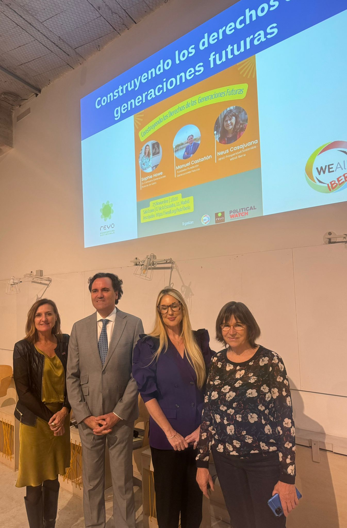 Foto de grupo en el evento del Día de la Eliminación de la violencia contra la mujer