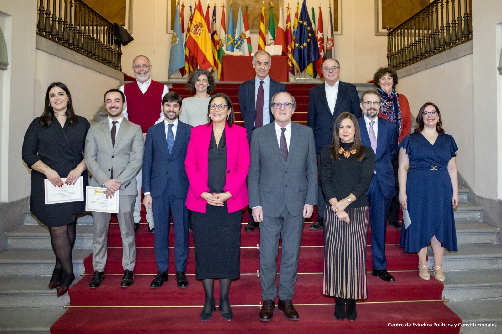Foto de grupo de la entrega de premios del centro de Estudios Políticos y Constitucionales