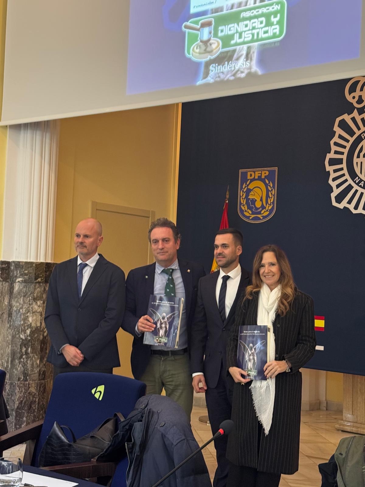 Teresa Jiménez-Becerril en la presentación del libro `Héroes para el recuerdo´