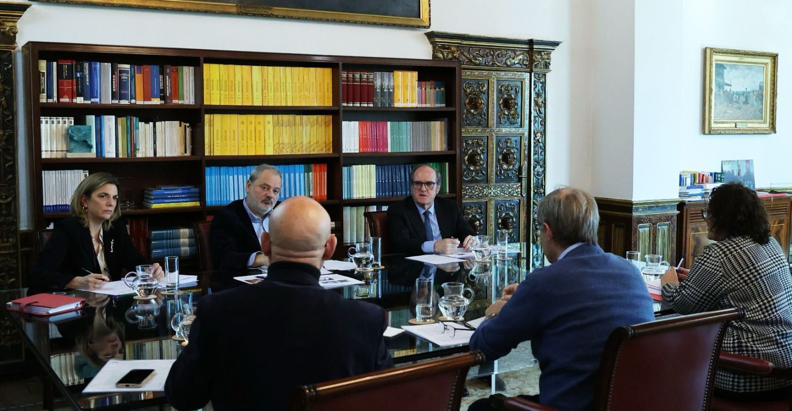 El defensor del Pueblo se reúne con víctimas del amianto y representantes sindicales