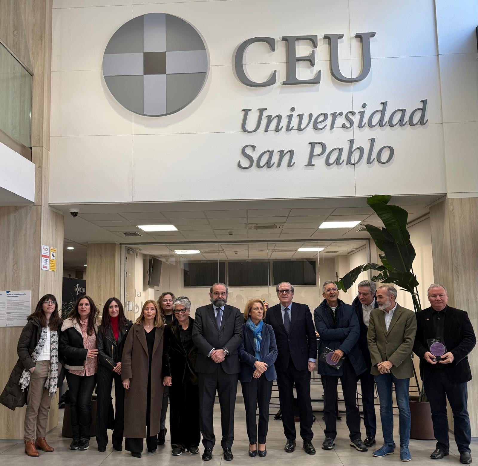 El Defensor del Pueblo presenta el libro “Vulnerabilidad y comunicación social. Fragilidad humana en la esfera pública”