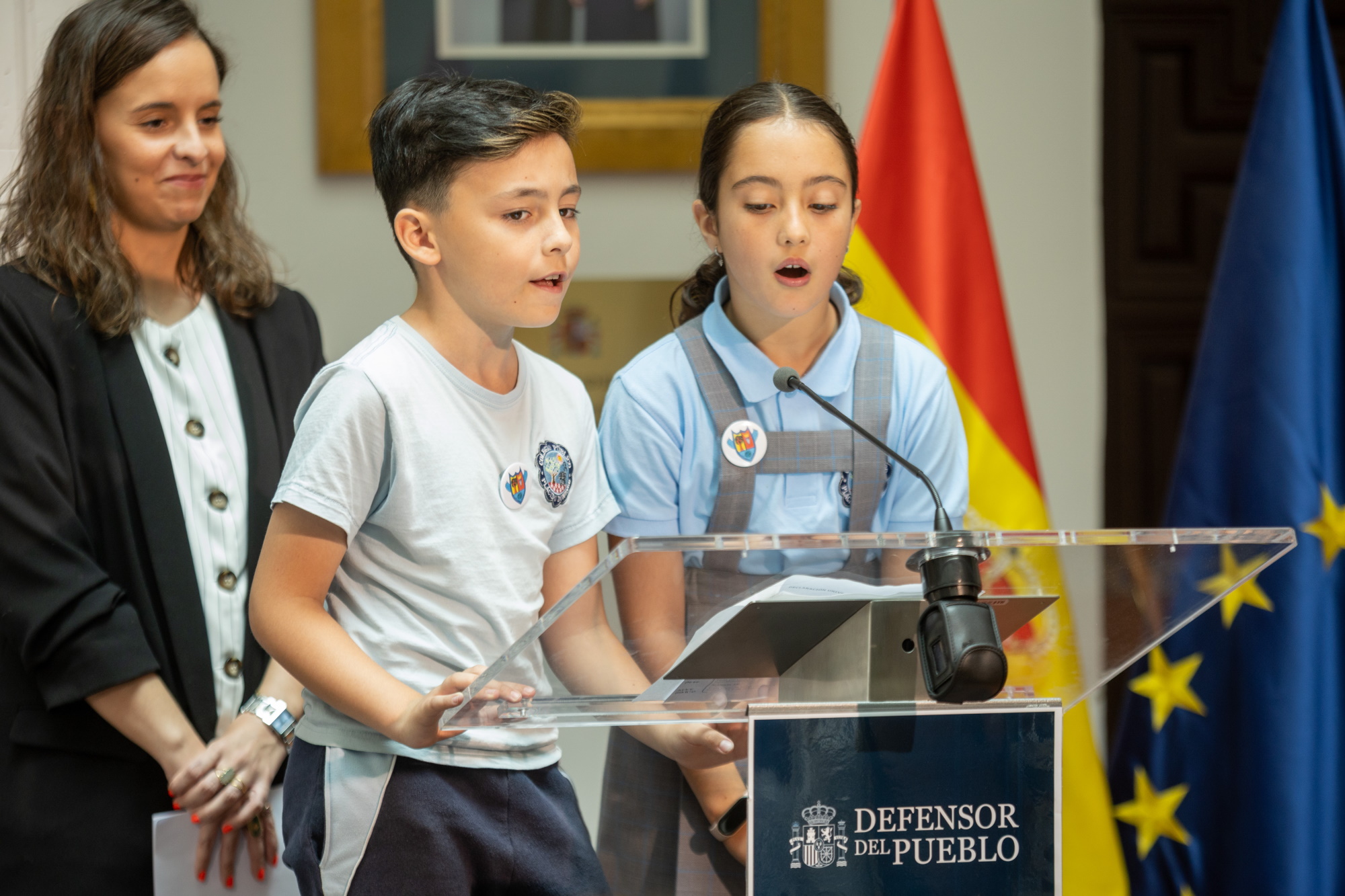 Niños del CEIP Plácido Domingo (Madrid) leyendo la Declaración de los DDHH